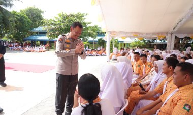 POLDA KEPRI TEKANKAN P4GN DALAM PROGRAM KESBANGPOL MASUK SEKOLAH SERI KE-12 DI SMAN 1 BINTAN UTARA