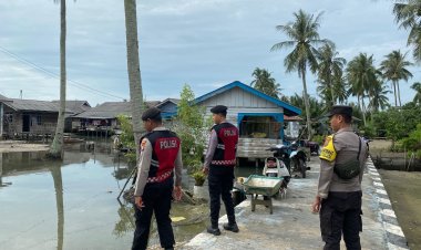 Polsek Dabo Singkep Turunkan Personel Lakukan Patroli dan Monitoring Banjir Rob