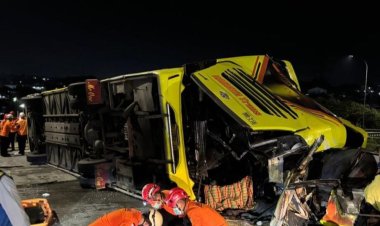 Tragedi Berdarah di Exit Tol Krapyak: Bus Pariwisata Terguling, Korban Tewas Bertambah Jadi 16 Orang