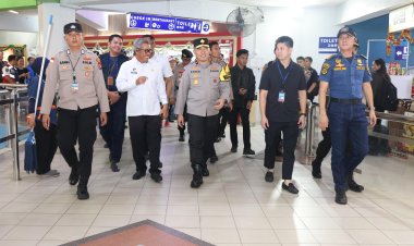 OPERASI LILIN SELIGI 2025: WAKAPOLDA KEPRI TINJAU ARUS MUDIK DAN POS PELAYANAN