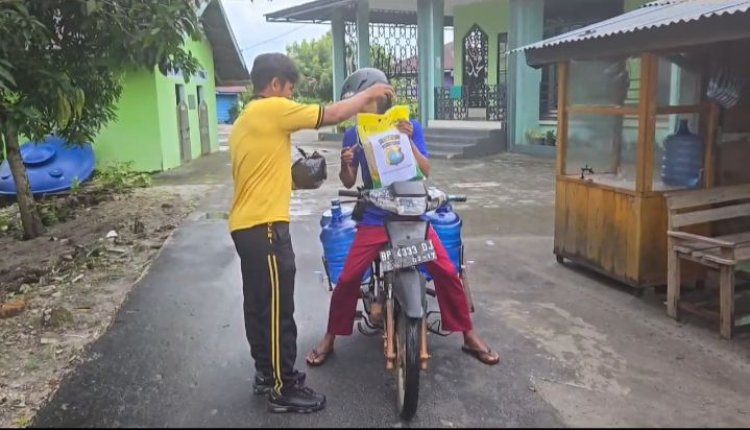Kepedulian Polri yang Menghangatkan: Sembako Kapolres Lingga untuk Warga Membutuhkan
