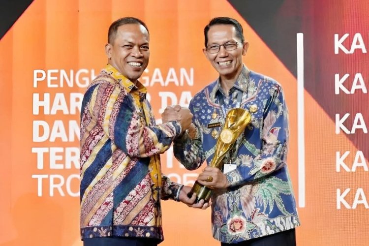 Amsakar Achmad Terima IGA 2025, Batam Torehkan Inovasi di Level Nasional