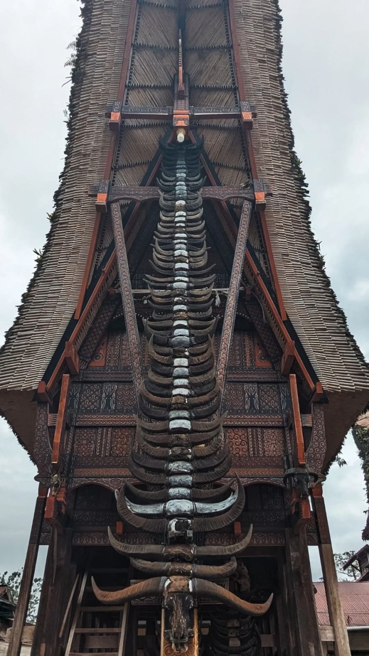 Ironi Budaya: Tongkonan Ka'pun di Tana Toraja Dirubuhkan Akibat Sengketa Lahan