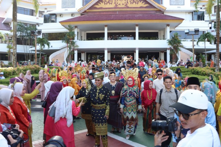 Polresta Barelang Dan Polsek Batam Kota Amankan Pawai Budaya Hari Jadi Batam Ke-196 Tahun 2025