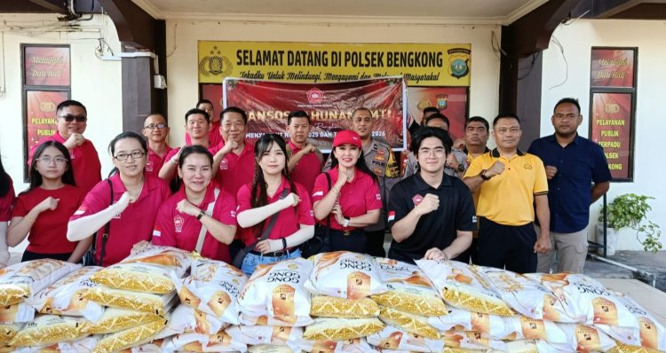 Polsek Bengkong-BMTI Batam Bagikan Beras untuk Warga dan Mitra Ojol, Ajak Jaga Situasi Kondusif