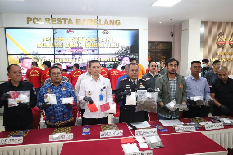 Dipimpin Kapolresta Barelang, Satresnarkoba Musnahkan Barang Bukti Narkotika Hasil Ungkap 9 Kasus