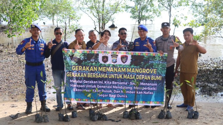 Cegah Abrasi dan Jaga Ekosistem Laut, Polres Lingga Dukung Penanaman Mangrove