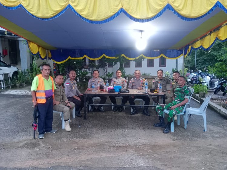 Sterilisasi Gereja Jelang Ibadah Natal 2025, Polsek Sekupang Pastikan Keamanan dan Kenyamanan Umat