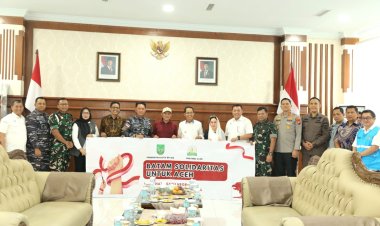 Kapolresta Barelang Dampingi Wali Kota Batam Serahkan Bantuan Kemanusiaan untuk Korban Bencana Alam di Aceh