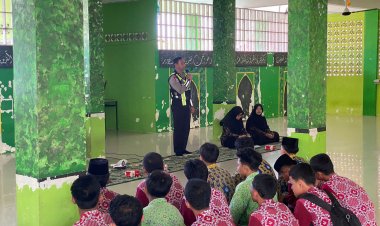 Bangun Kesadaran Berlalu Lintas Sejak Dini, Satlantas Polres Lingga Laksanakan Sosialisasi di Pesantren