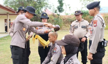 POLDA KEPRI GELAR UPACARA TRADISI PEMBARETAN BINTARA REMAJA GELOMBANG II TAHUN ANGGARAN 2025