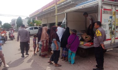 Polsek Batu Ampar Bersama Bulog Batam Gelar Gerakan Pangan Murah di Tanjung Sengkuang