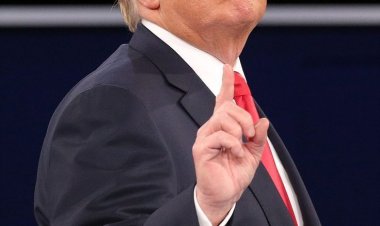 Satu Tahun Kepemimpinan Trump: Transformasi Ekonomi dan Kebijakan Imigrasi AS