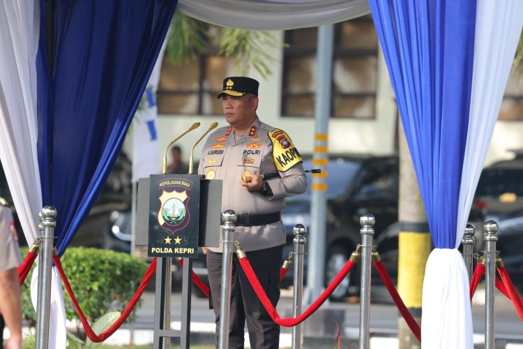 KAPOLDA KEPRI PIMPIN UPACARA LAPORAN KENAIKAN PANGKAT 749 PERSONEL PERIODE 1 JANUARI 2026