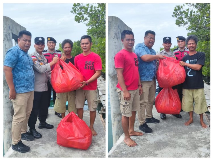 Wujud Kepedulian, Polsek Belakang Padang Salurkan Bansos untuk Korban Rumah Roboh di Pulau Mat Belanda