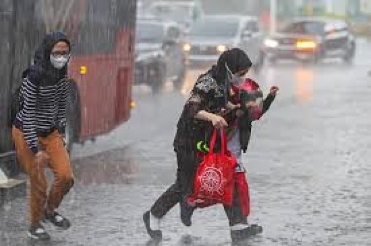 Waspada! BMKG Rilis Peringatan Dini Cuaca Ekstrem: 80% Wilayah Indonesia Masuk Puncak Musim Hujan