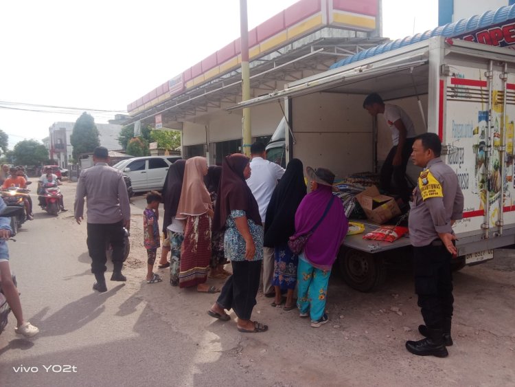 Polsek Batu Ampar Bersama Bulog Batam Gelar Gerakan Pangan Murah di Tanjung Sengkuang
