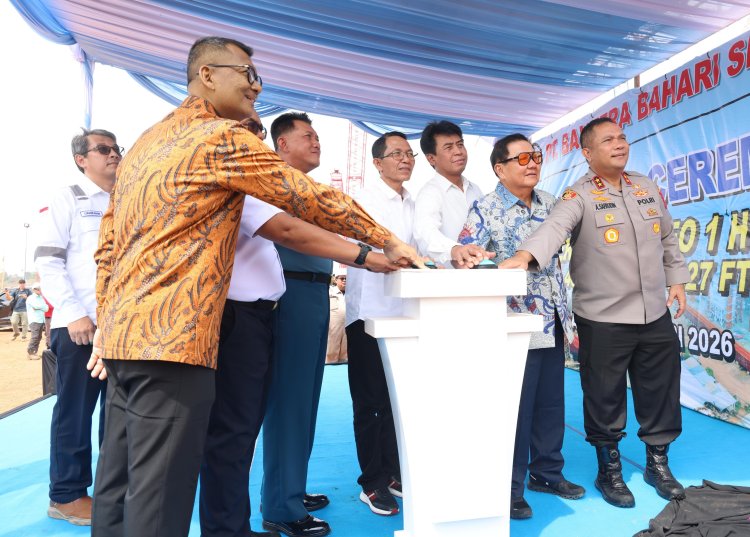 KAPOLDA KEPRI HADIRI LAUNCHING KAPAL FLOATING LANDING FACILITY PERMATA BORNEO 1 DI BATAM