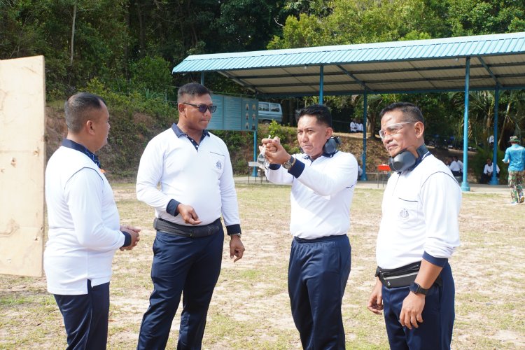 Tingkatkan Profesionalisme Prajurit, TNI AL Koarmada IV Gelar Latihan Menembak