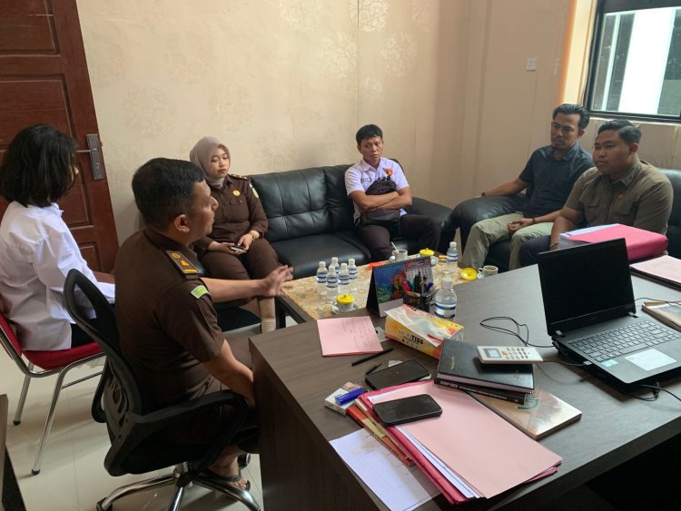 Satreskrim Polres Lingga Limpahkan Tersangka dan Barang Bukti Tahap II Kasus Pencabulan Anak ke Kejaksaan