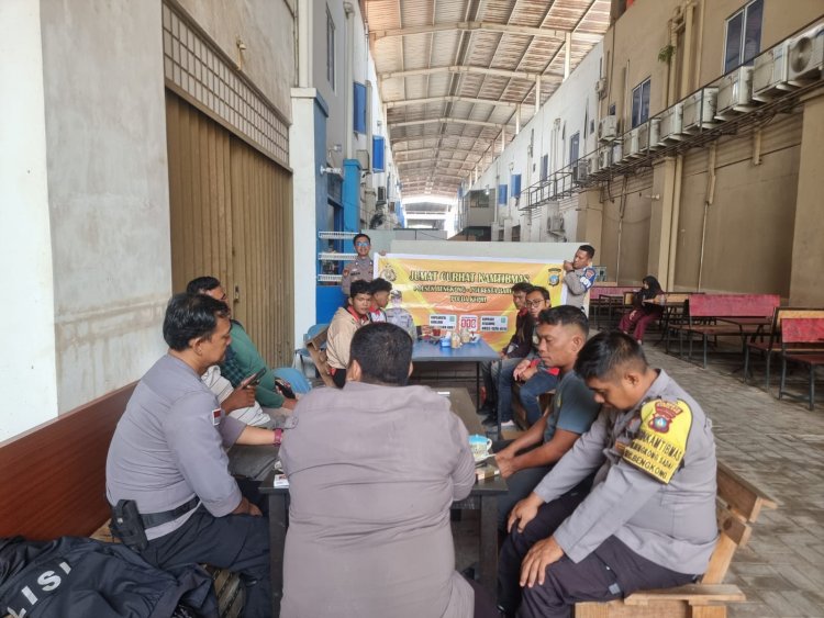 Polsek Bengkong Gelar Jumat Curhat Kamtibmas Bersama Warga Bengkong Laut