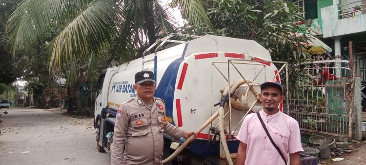 Pengamanan Pendistribusian Air Bersih Hari Ke-8 di Tanjung Sengkuang Berjalan Aman dan Kondusif