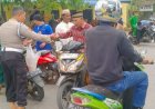 Polsek Sekupang Tebar Kepedulian di Jumat Berkah, 40 Paket Makanan Dibagikan di Masjid Al Mu’min