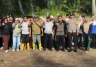 Bhabinkamtibmas Desa Tanjung Harapan Hadir dalam Gotong Royong Gerakan Indonesia Asri