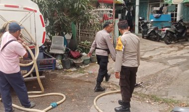 HARI KE-8 DISTRIBUSI AIR BERSIH ABH, POLSEK BATU AMPAR PASTIKAN PENYALURAN AMAN DAN TERTIB