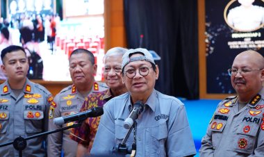 Bedah Buku “Alter Ego Listyo Sigit Presisi”, Prof. Hermawan Paparkan Dinamika Kebijakan Kapolri di Tengah Reformasi Polri