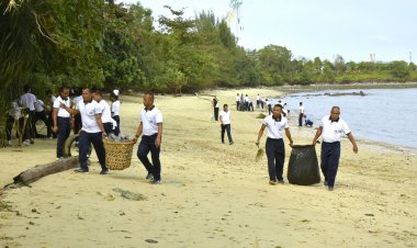 TNI AL Kodaeral IV Gaungkan Laut Bersih, Aksi Serentak di Pesisir Kepri