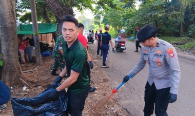 Polsek Batu Ampar dan Warga Gotong Royong Bersihkan TPS Kampung Seraya, Dukung Program Indonesia Asri