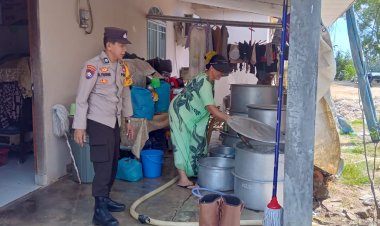 Polsek Batu Ampar Laksanakan Pengamanan Hari Ke-15 Pendistribusian Air Bersih di Tanjung Sengkuang