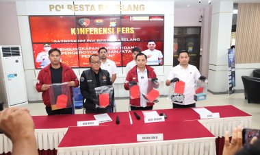 Polresta Barelang Gelar Konferensi Pers Pengungkapan Kasus Pengeroyokan dan Pencurian di Lubuk Baja
