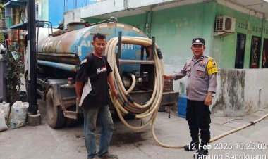 Hari Ke-21, Polsek Batu Ampar Pastikan Distribusi Air Bersih Tepat Sasaran di Tanjung Sengkuang