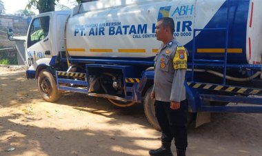 POLDA KEPRI TERUS KAWAL PENDISTRIBUSIAN AIR BERSIH HARI KE-20 HINGGA KE-24, SITUASI TETAP AMAN DAN KONDUSIF