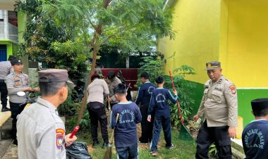 Polresta Barelang Gelar Bakti Kebersihan Untuk Ciptakan Lingkungan Sekolah Bersih, Nyaman, dan Sehat