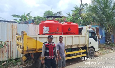 Polsek Batu Ampar Laksanakan Pengamanan Hari Ke-27 Pendistribusian Air Bersih Bagi Masyarakat Terdampak Gangguan Air