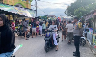 Polri Hadir di Tengah Masyarakat, Pengamanan Pasar Tumpah Ramadhan Sungai Beduk Berlangsung Kondusif
