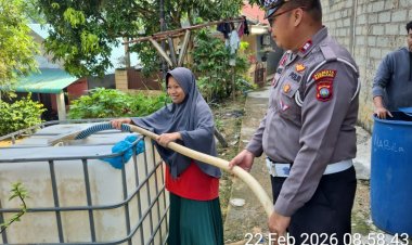 Distribusi Air Bersih Hari Ke-31 di Batu Ampar Berlangsung Tertib Berkat Pengamanan Polri