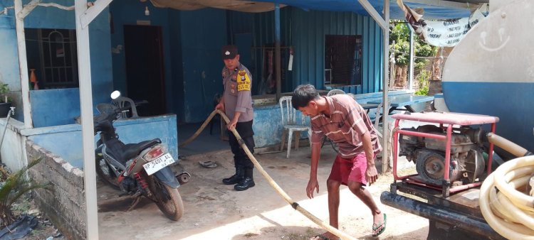 Polsek Batu Ampar Amankan Distribusi Air Bersih Hari Ke-13 bagi Warga Tanjung Sengkuang