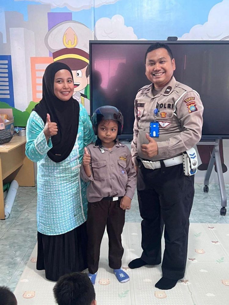 Polresta Barelang Gelar Polisi Sahabat Anak, Tanamkan Keselamatan Berlalu Lintas Sejak Dini di TK Kemala Bhayangkari Belakang Padang