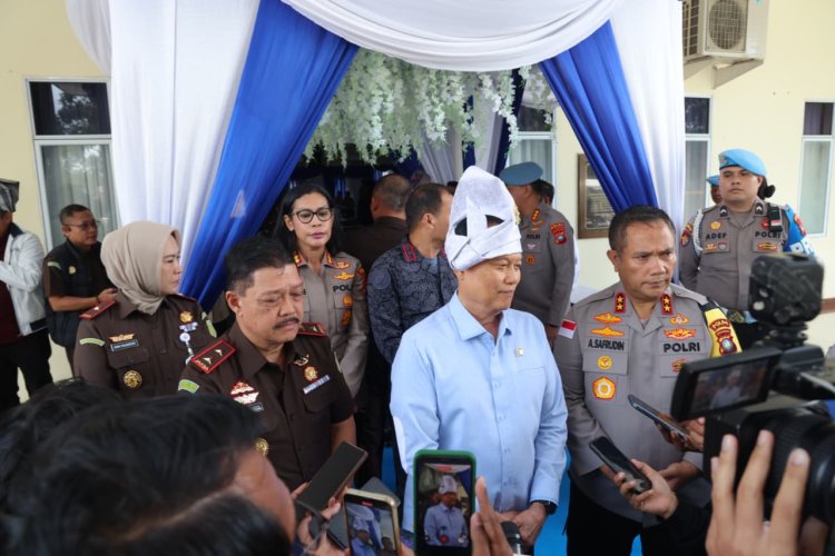 POLDA KEPRI TERIMA KUNJUNGAN KERJA SPESIFIK KOMISI III DPR RI, PERKUAT SINERGI PENEGAKAN HUKUM DAN EVALUASI IMPLEMENTASI KUHP SERTA KUHAP BARU