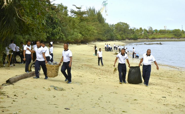 TNI AL Kodaeral IV Gaungkan Laut Bersih, Aksi Serentak di Pesisir Kepri