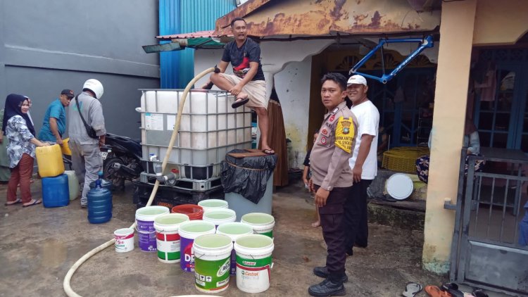 Polsek Batu Ampar Laksanakan Pengamanan Hari Ke-16 Pendistribusian Air Bersih di Kelurahan Tanjung Sengkuang