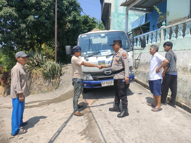 Polsek Batu Ampar Laksanakan Pengamanan Hari Ke-17 Pendistribusian Air Bersih di Kelurahan Tanjung Sengkuang