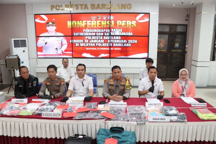 Polresta Barelang Gelar Konferensi Pers Pengungkapan Tindak Pidana Perbuatan Cabul di Batu Aji