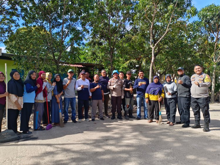 Gotong Royong Gerakan Indonesia Asri di Sekupang, Forkopimcam dan Warga Bersatu Ciptakan Lingkungan Bersih dan Sehat
