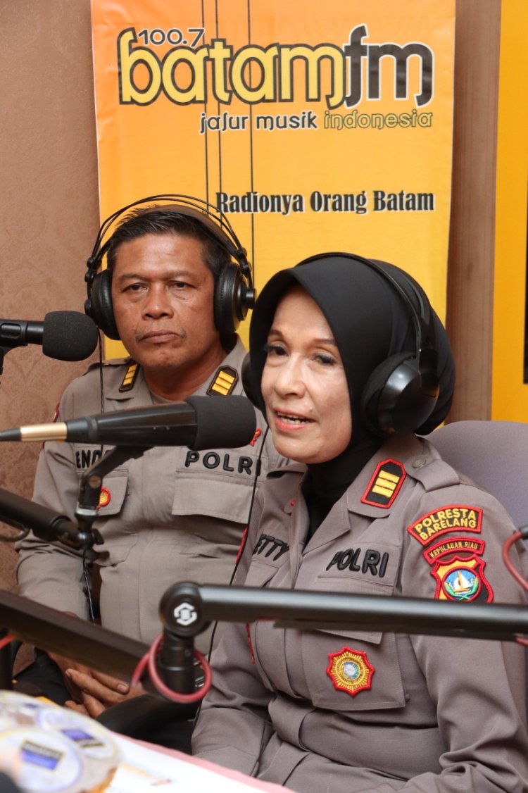 Satbinmas Polresta Barelang Edukasi Masyarakat Lewat Dialog Interaktif Cakap Petang Batam FM