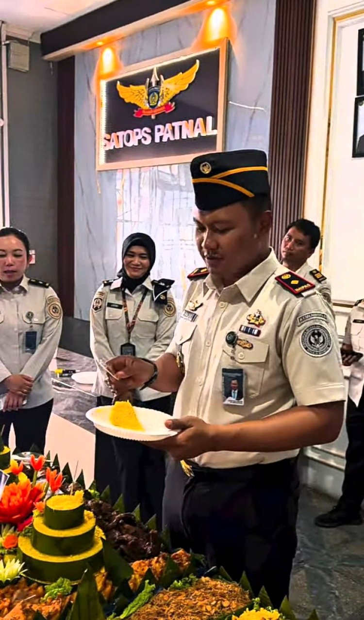 18 Pegawai Rutan Kelas IIA Batam Naik Pangkat, Ditandai Potong Tumpeng dan Doa Bersama